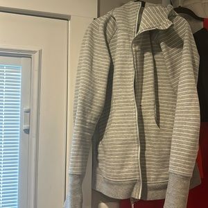size 10 lululemon scuba zip-up